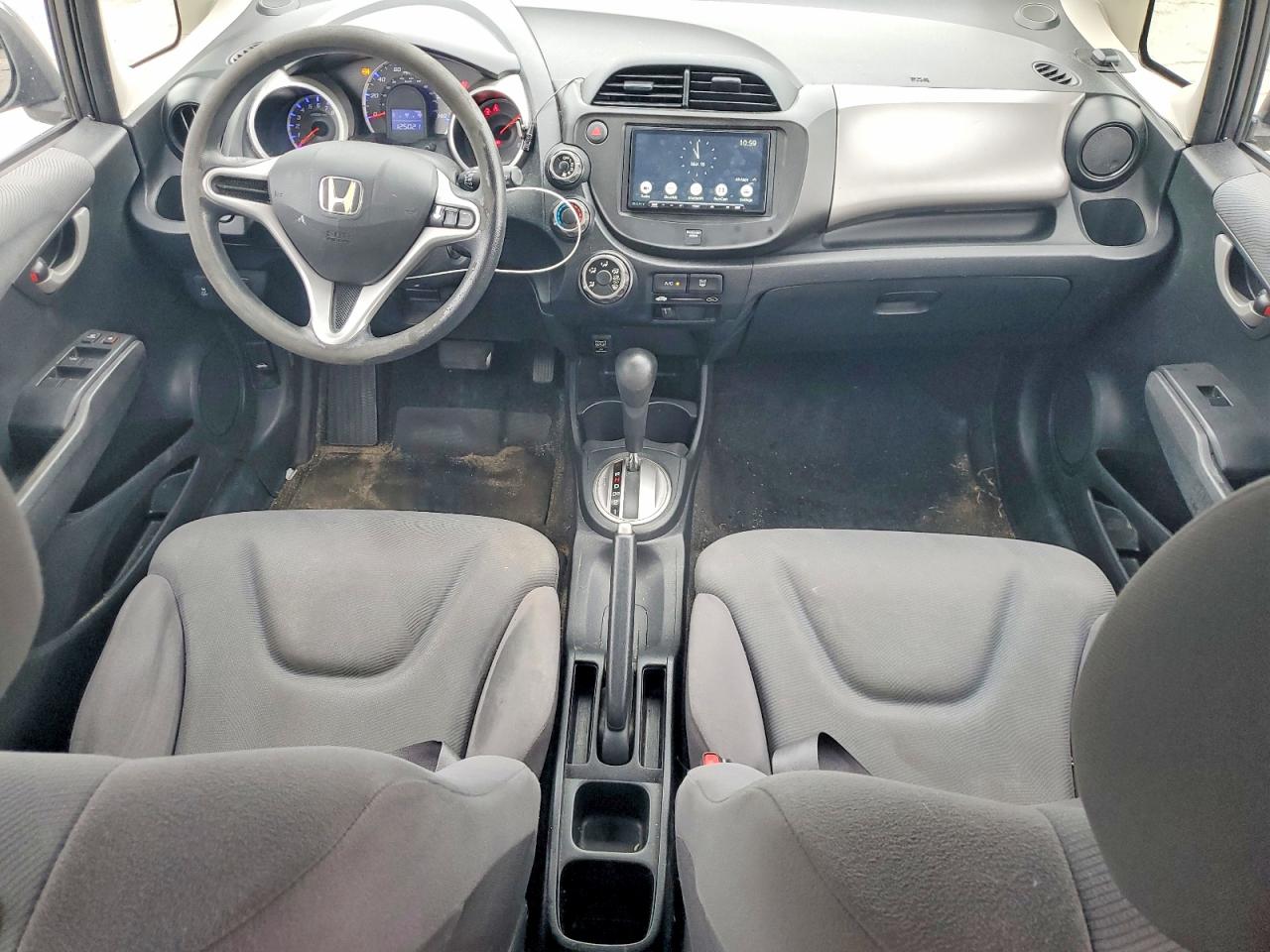 2013 HONDA FIT photo 8
