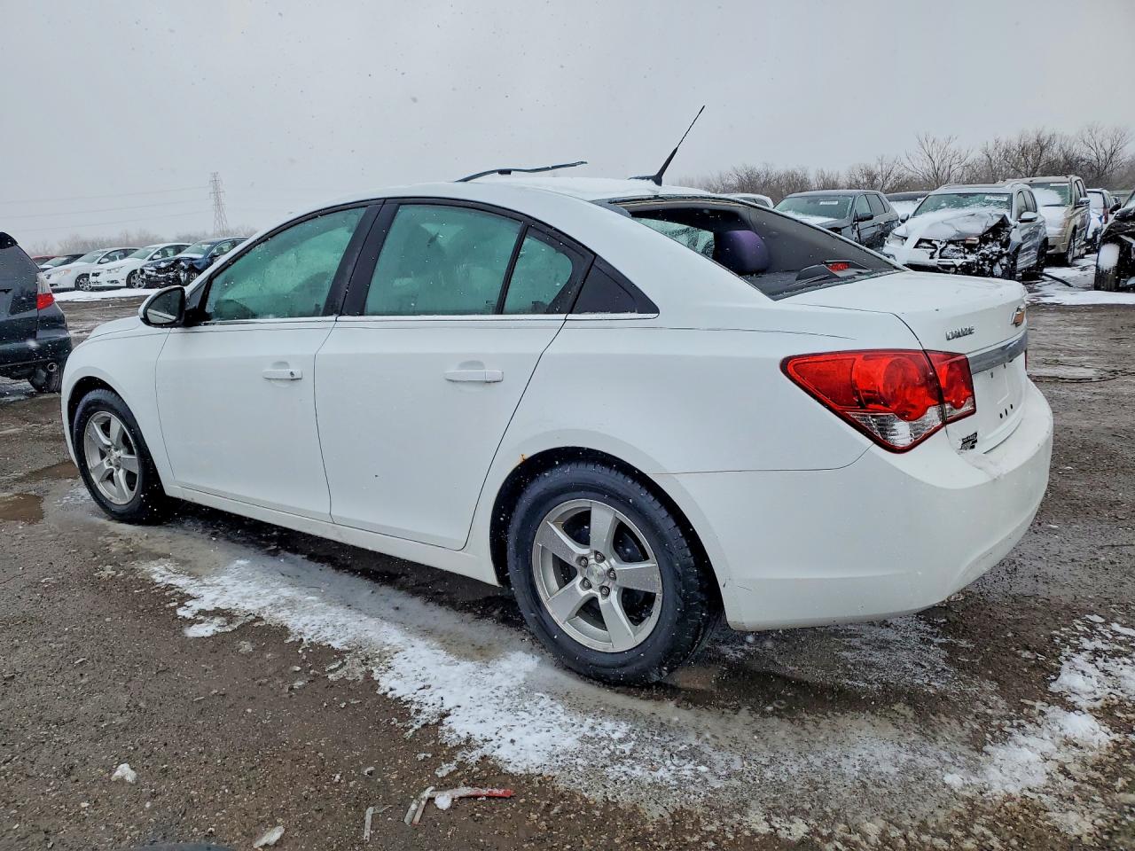 2013 CHEVROLET CRUZE LT photo 2