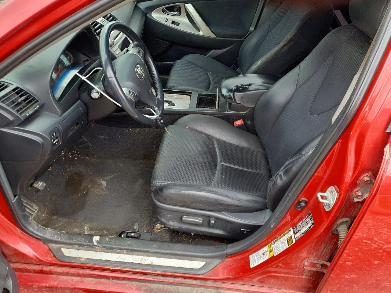 2010 TOYOTA CAMRY SE photo 7