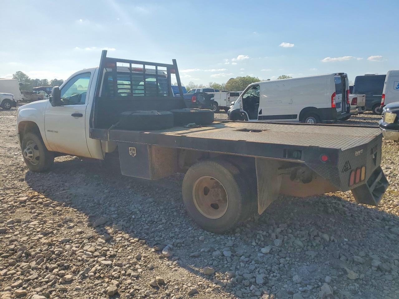 2012 GMC SIERRA FLATBED TRUCK photo 4
