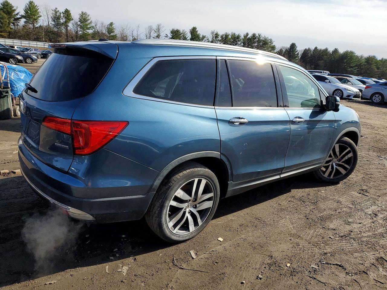 2016 HONDA PILOT TOURING photo 5