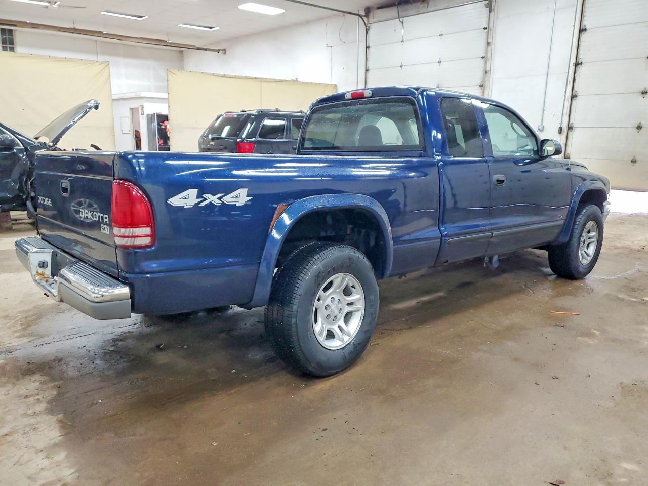 2004 DODGE DAKOTA SLT photo 3
