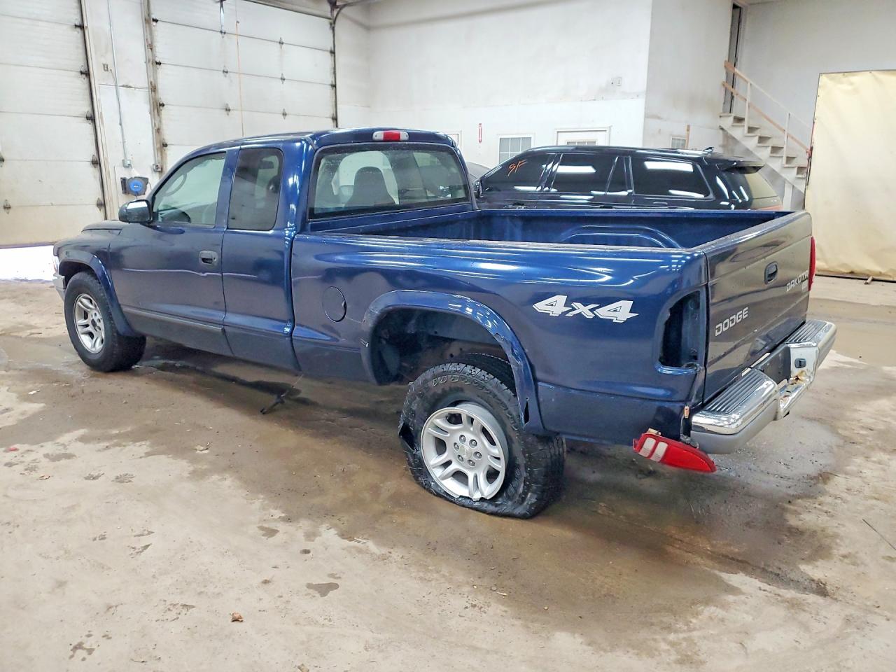 2004 DODGE DAKOTA SLT photo 2