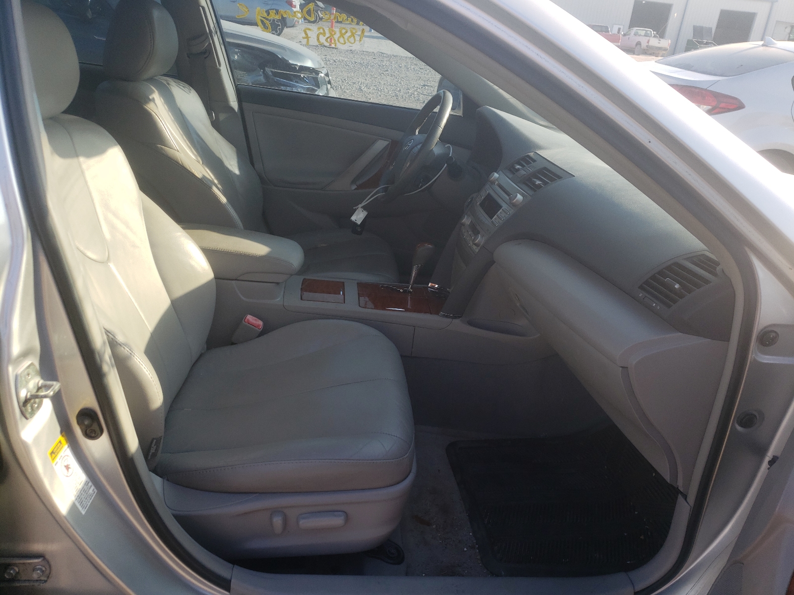 2011 TOYOTA CAMRY HYBRID photo 9