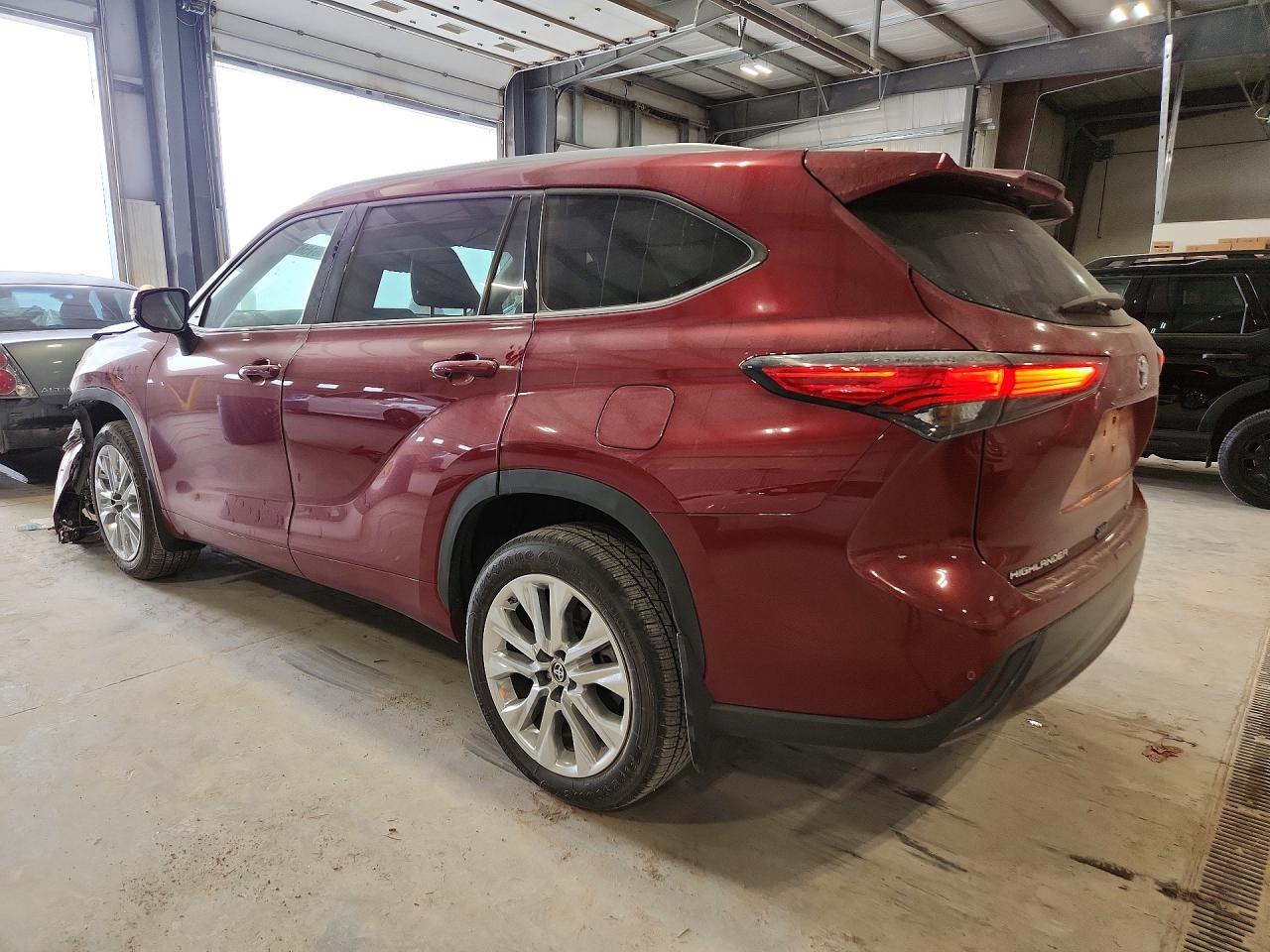 2023 TOYOTA HIGHLANDER LIMITED photo 2