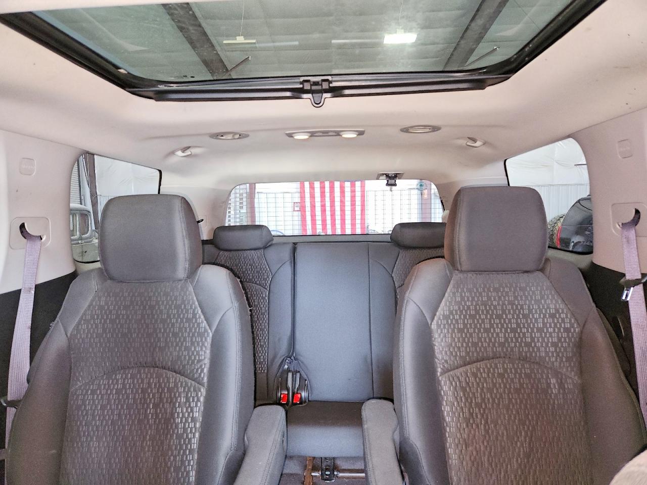 2011 GMC ACADIA SLE photo 10