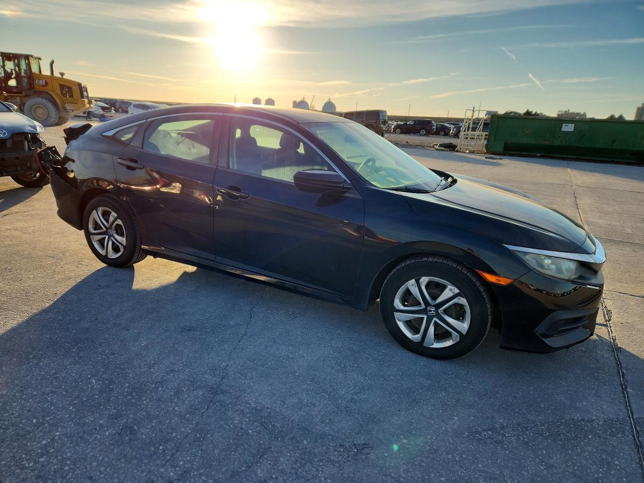 2016 HONDA CIVIC LX photo 4