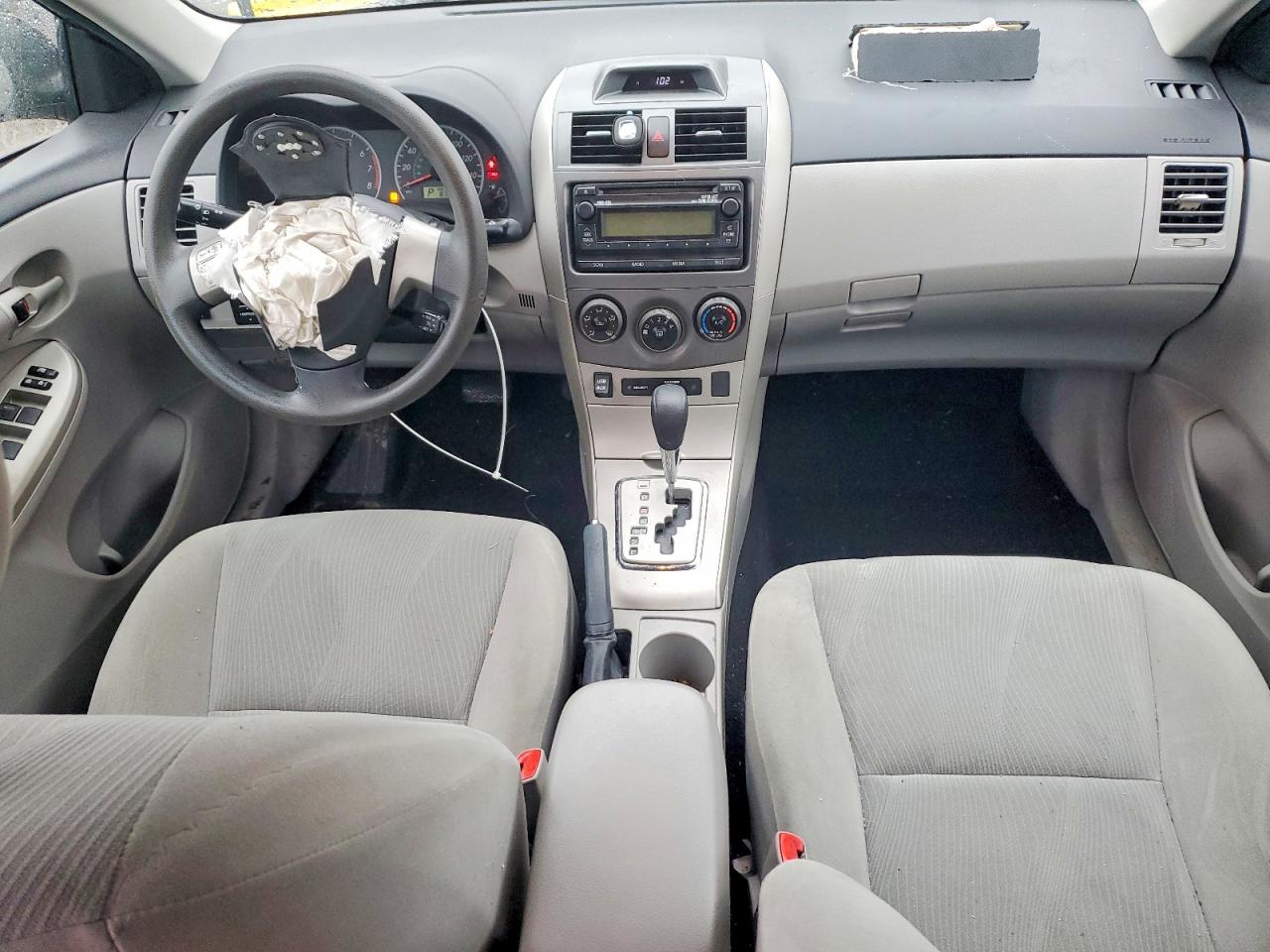 2012 TOYOTA COROLLA LE photo 15