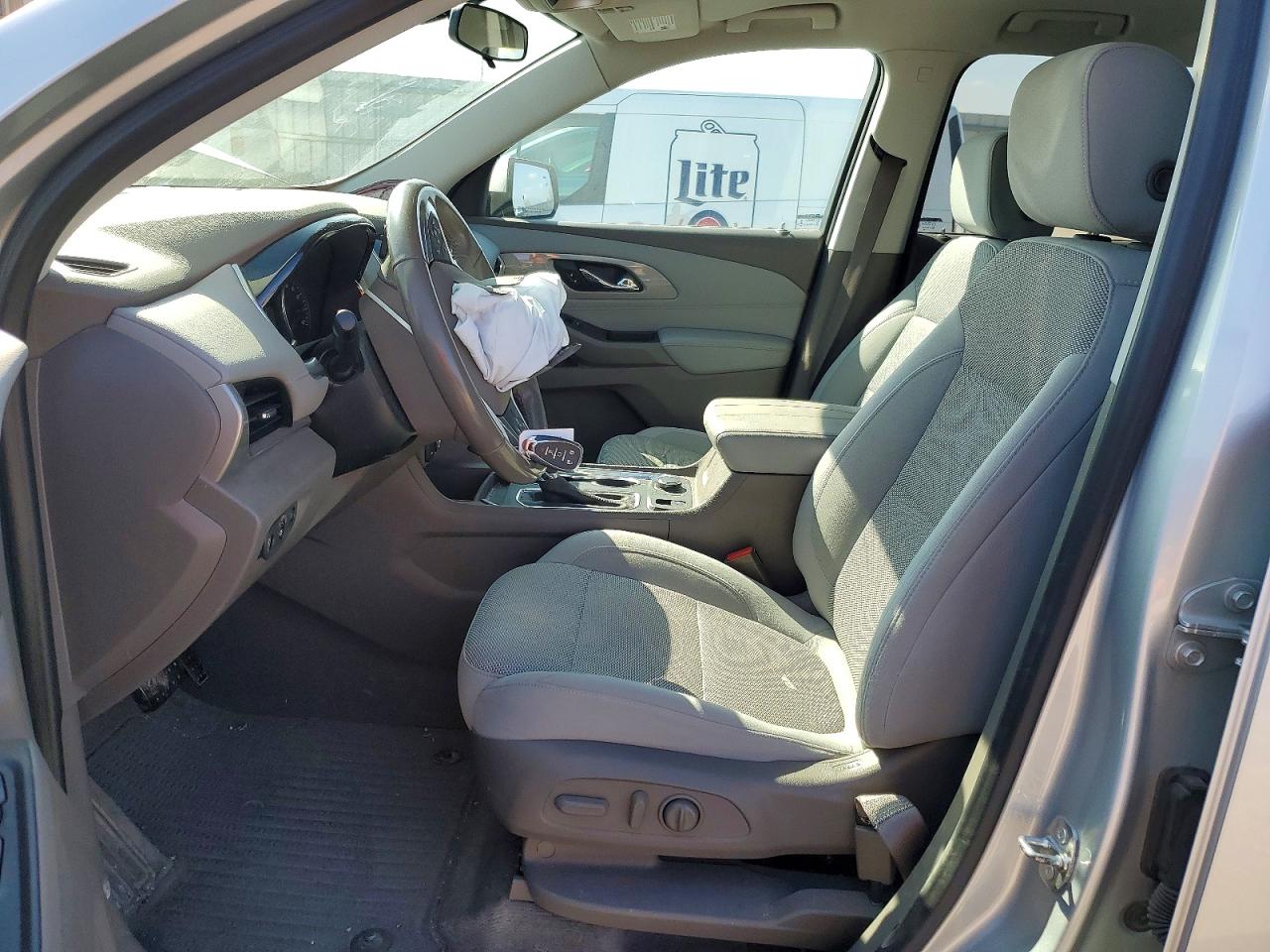 2020 CHEVROLET TRAVERSE LT photo 7