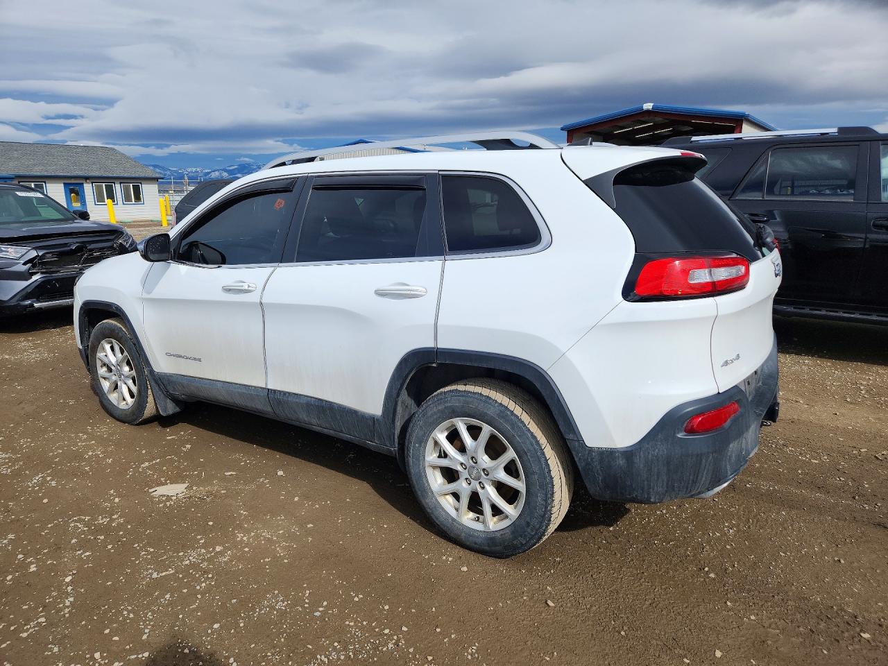 2016 JEEP CHEROKEE LATITUDE photo 2