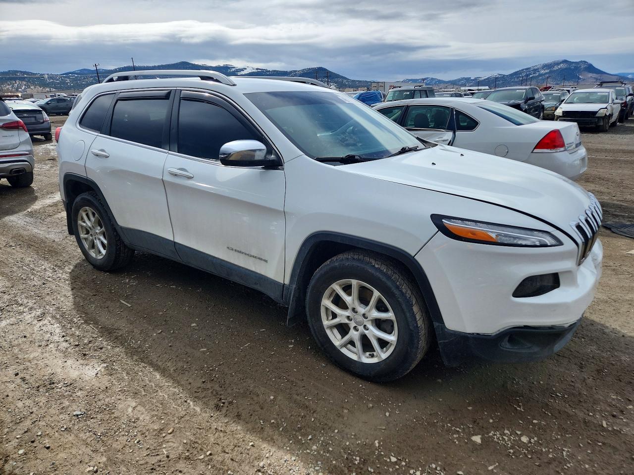 2016 JEEP CHEROKEE LATITUDE photo 4