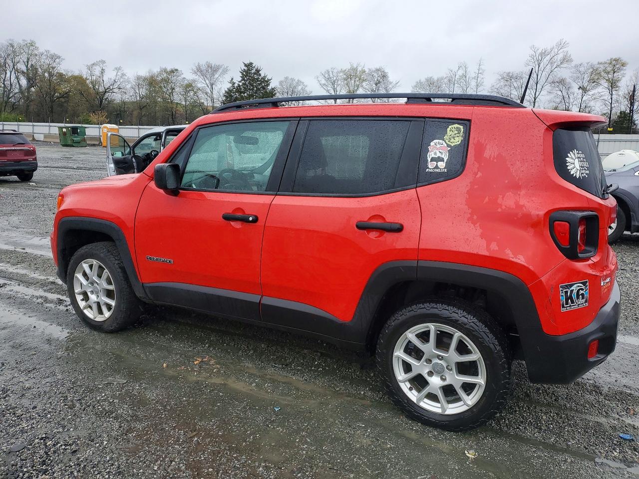 2019 JEEP RENEGADE SPORT photo 3