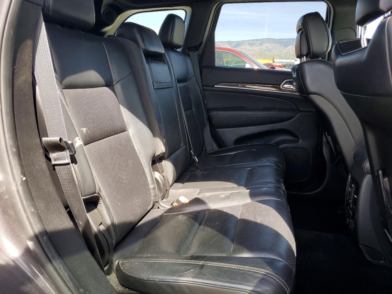 2015 JEEP GRAND CHEROKEE OVERLAND photo 31