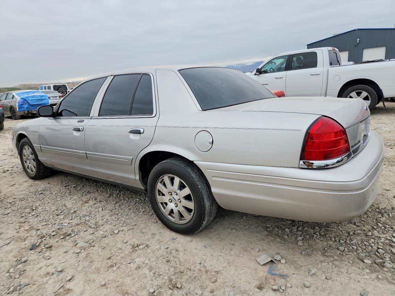 2008 FORD CROWN VICTORIA LX photo 3