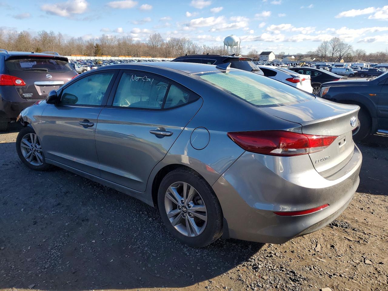 2018 HYUNDAI ELANTRA VALUE EDITION photo 2