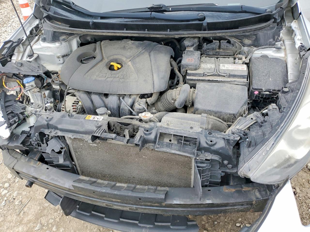 2016 HYUNDAI ELANTRA GT BASE photo 11