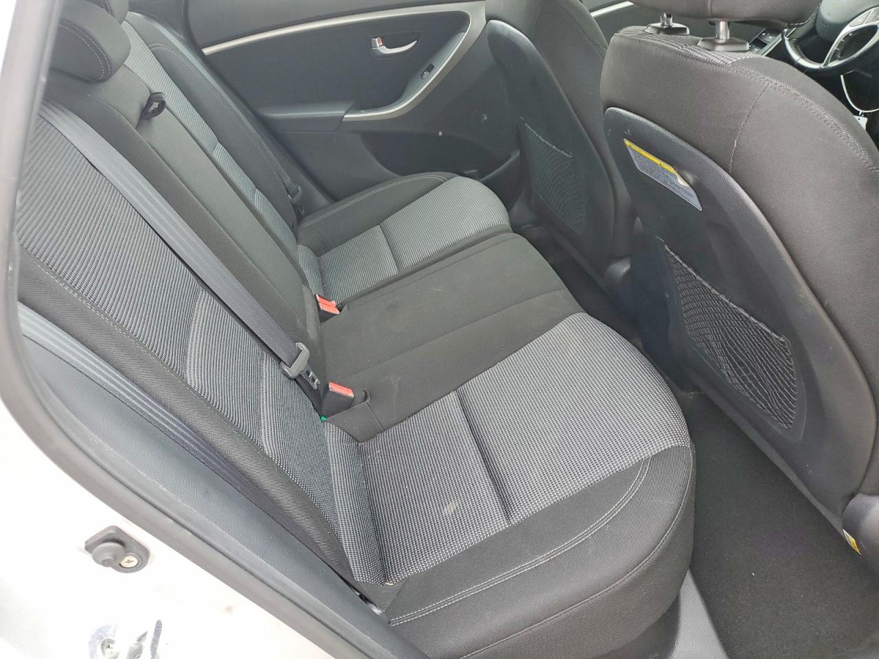 2016 HYUNDAI ELANTRA GT BASE photo 10