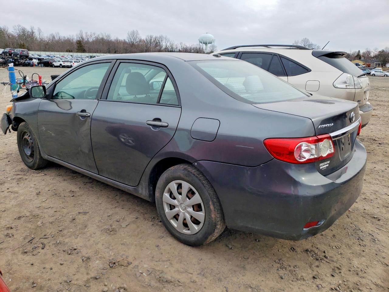 2011 TOYOTA COROLLA LE photo 2