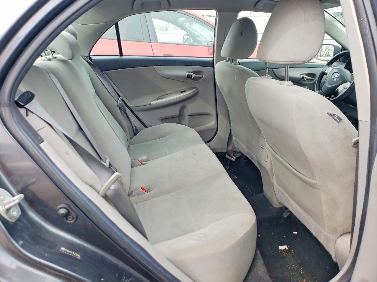 2011 TOYOTA COROLLA LE photo 10