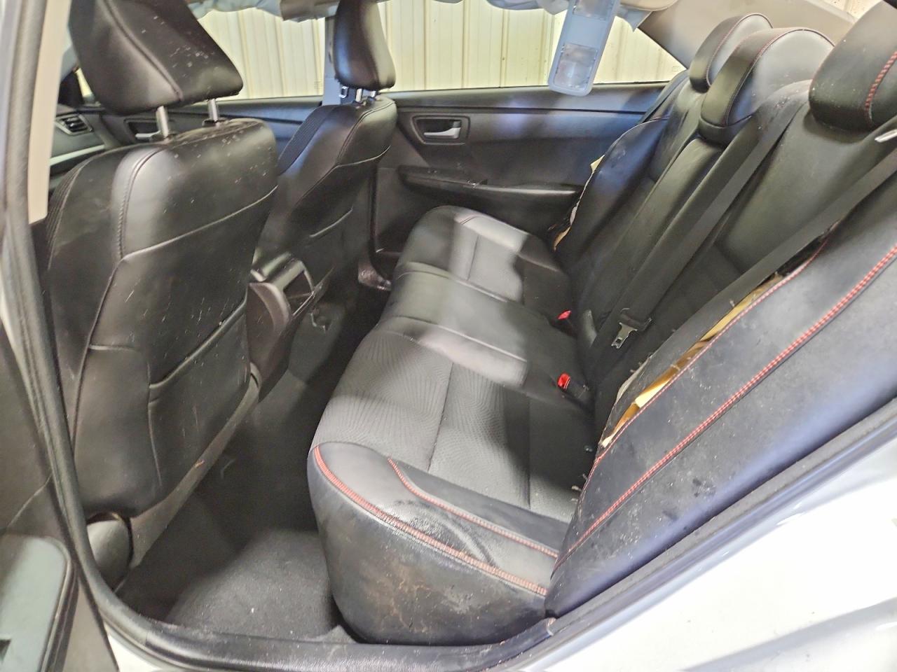 2017 TOYOTA CAMRY SE photo 19