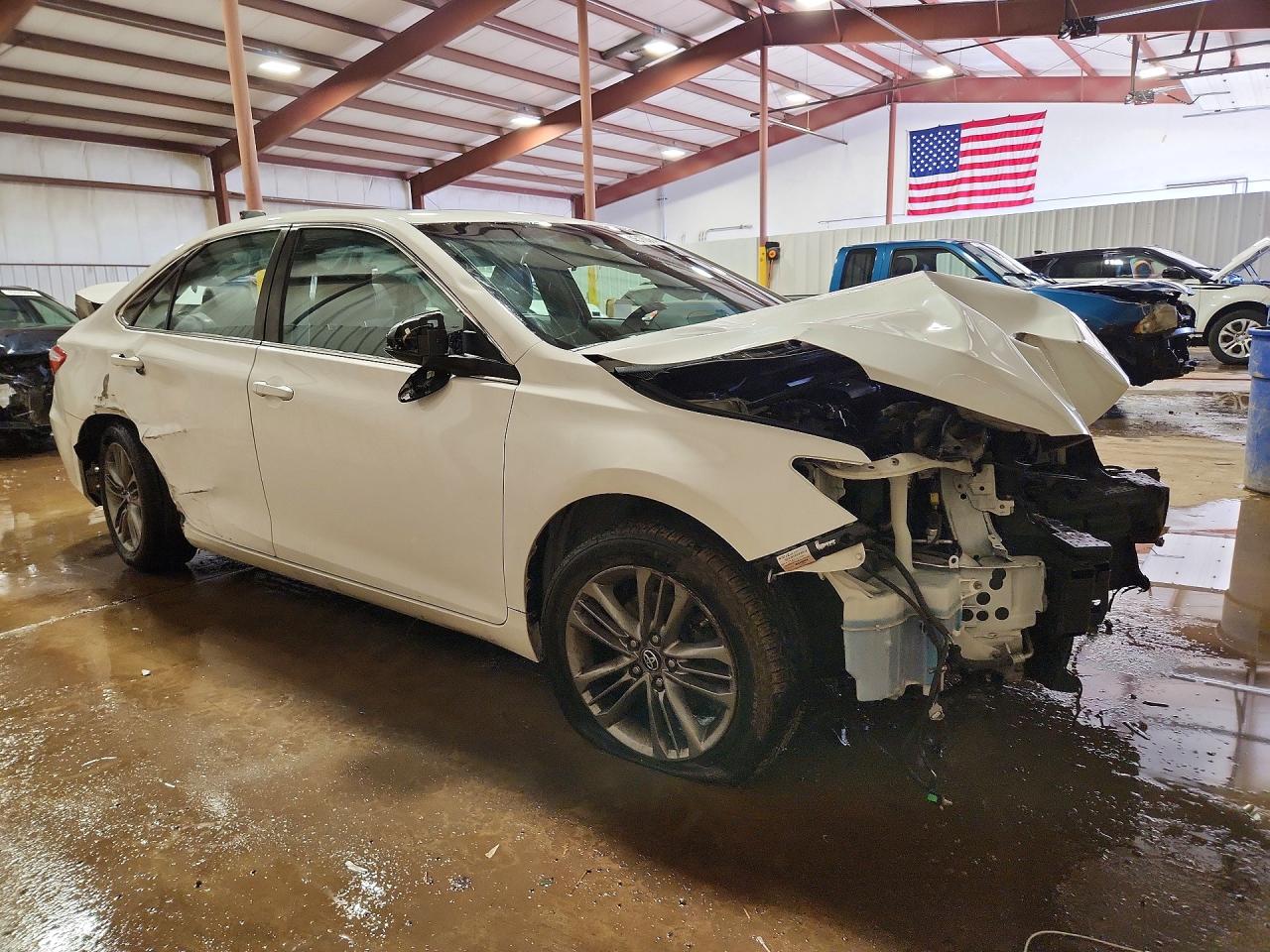 2017 TOYOTA CAMRY SE photo 7