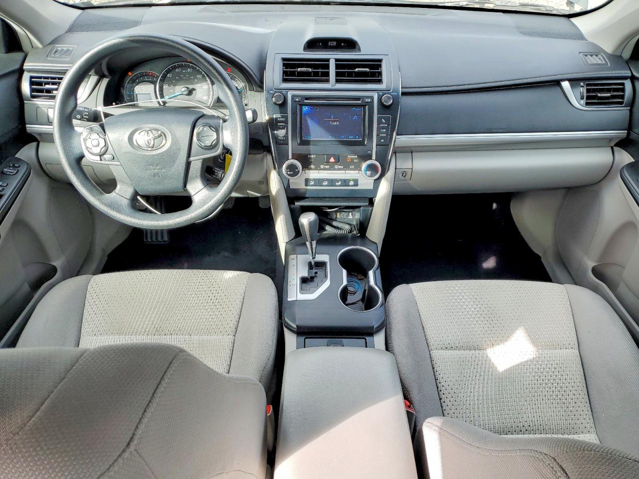 2012 TOYOTA CAMRY LE photo 22