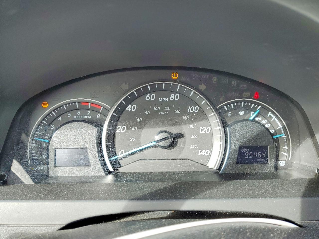 2012 TOYOTA CAMRY LE photo 25