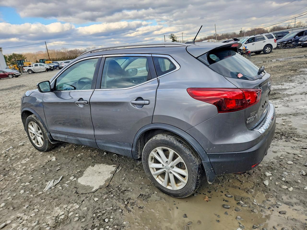 2018 NISSAN ROGUE SPORT SV photo 3