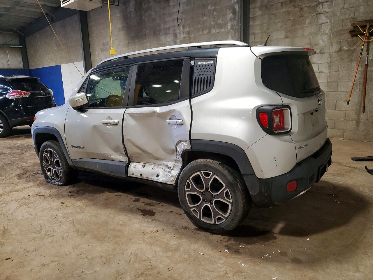 2015 JEEP RENEGADE LIMITED photo 3