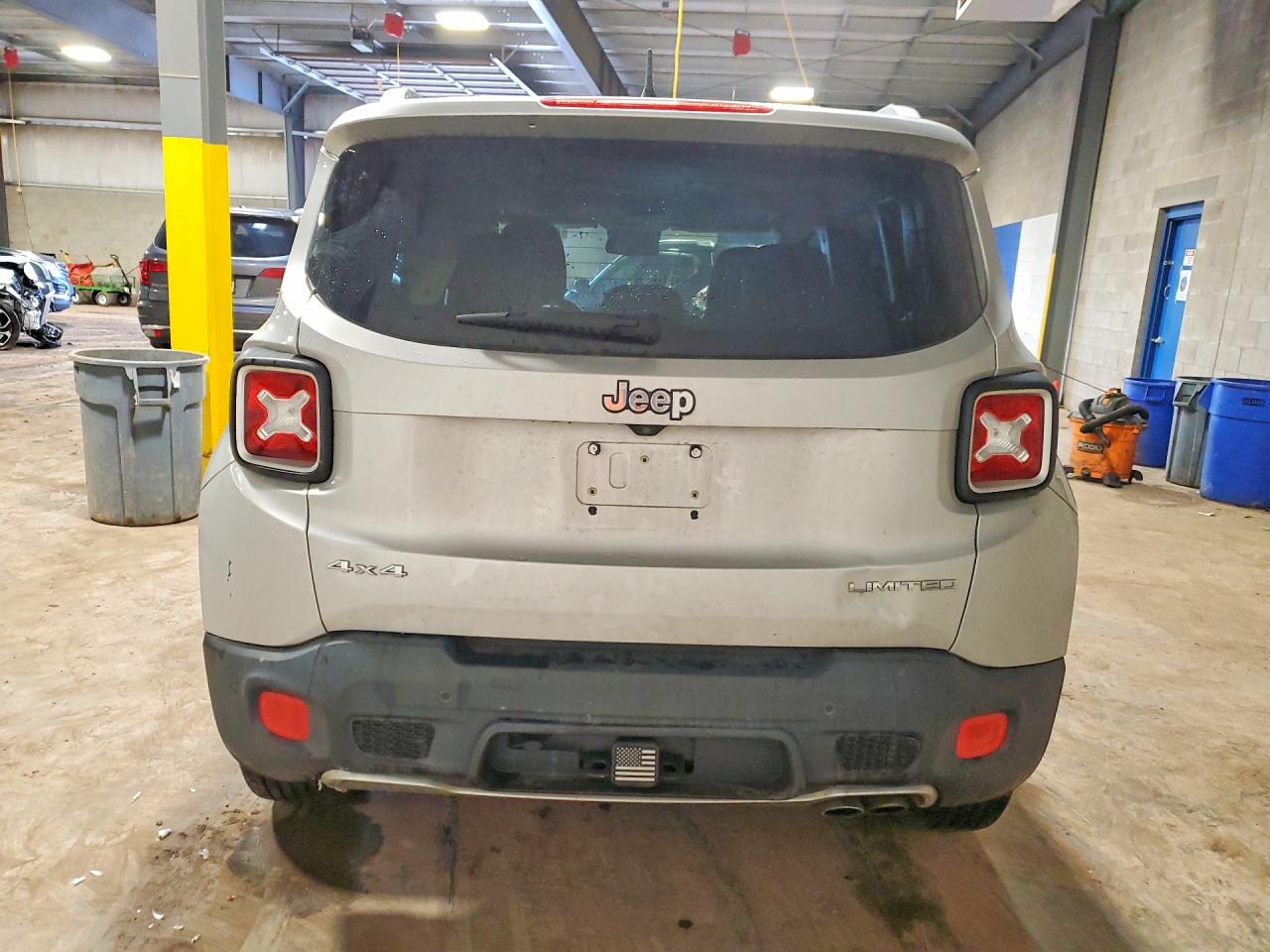 2015 JEEP RENEGADE LIMITED photo 11