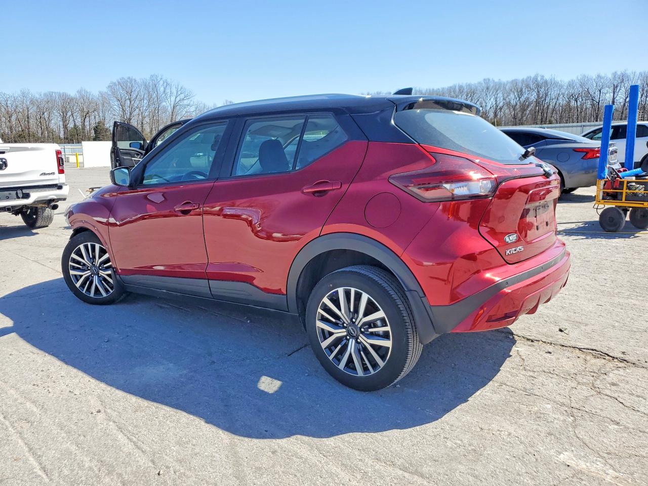 2023 NISSAN KICKS SV photo 3