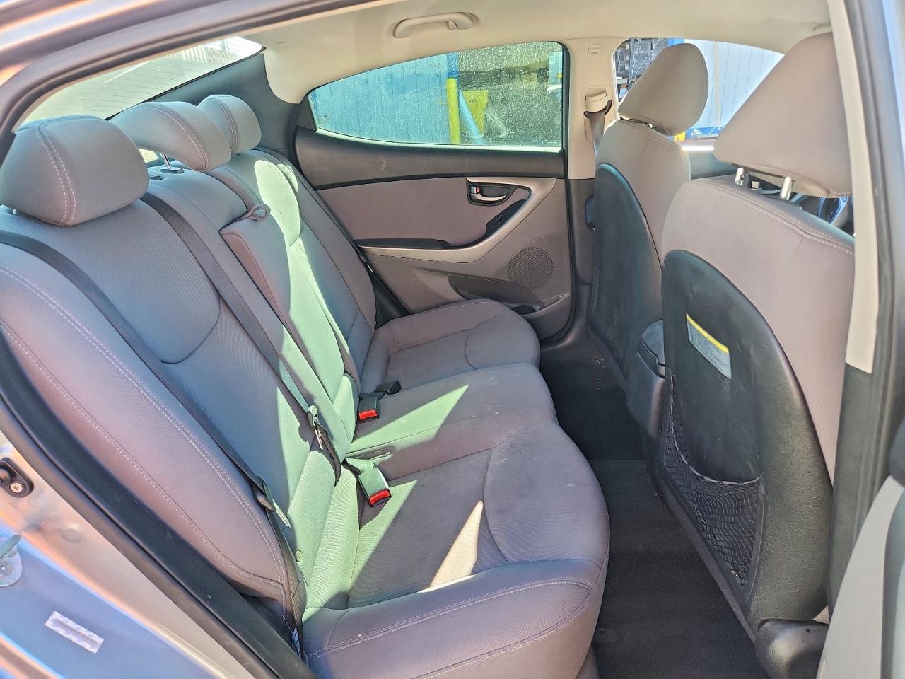 2015 HYUNDAI ELANTRA SE photo 19