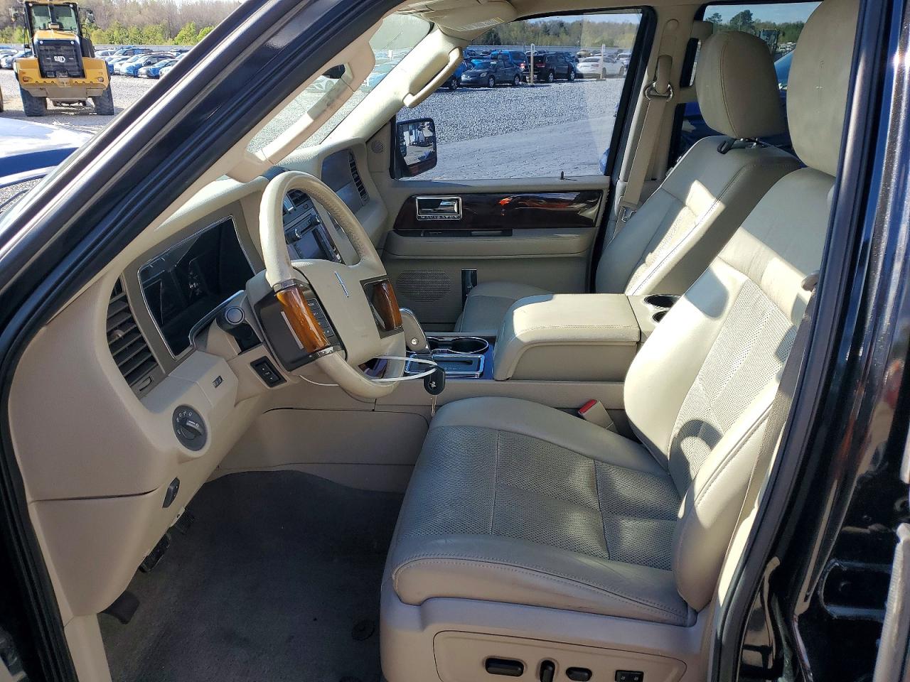 2013 LINCOLN NAVIGATOR photo 13
