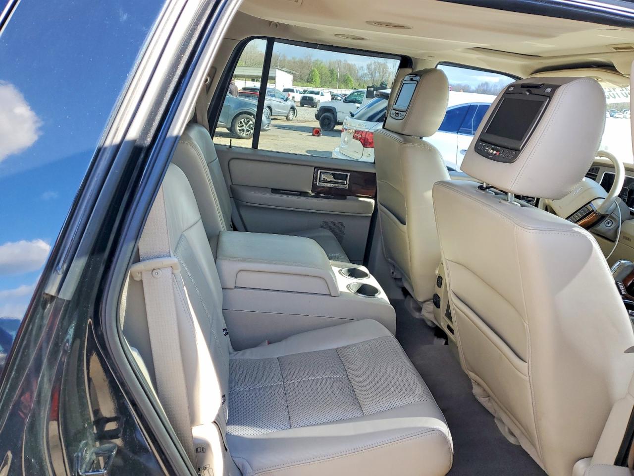 2013 LINCOLN NAVIGATOR photo 21