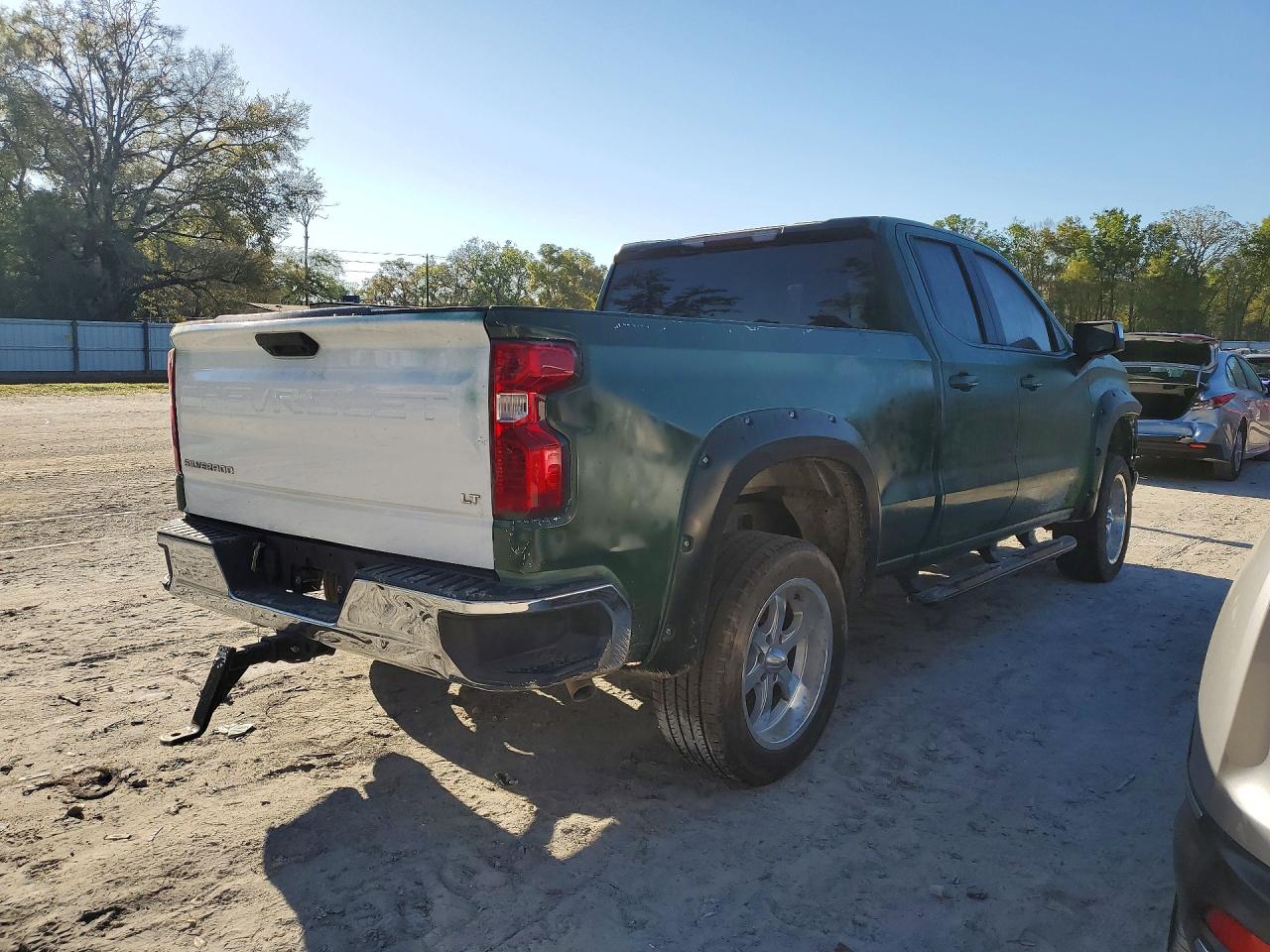 2020 CHEVROLET SILVERADO K1500 LT photo 3