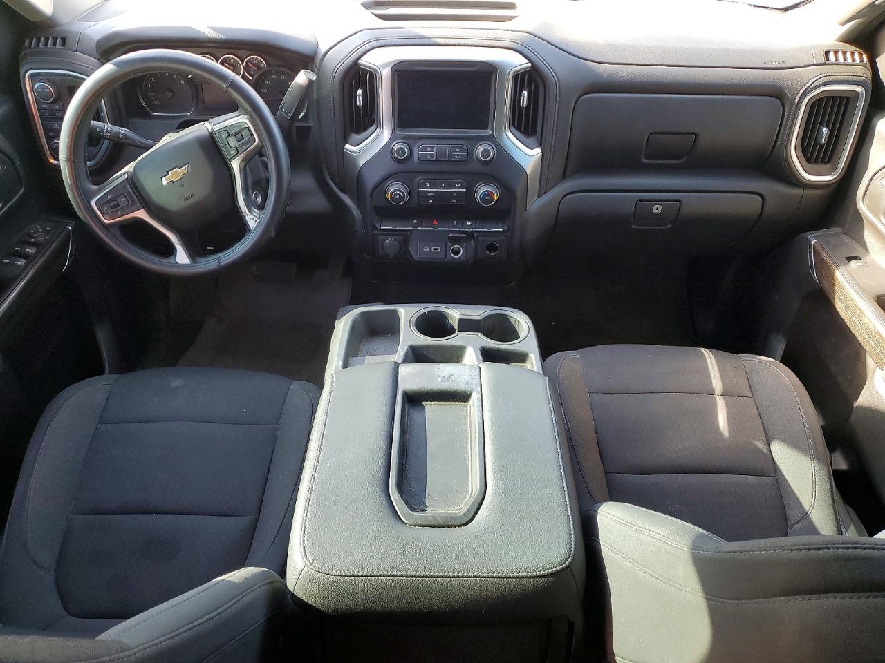 2020 CHEVROLET SILVERADO K1500 LT photo 8