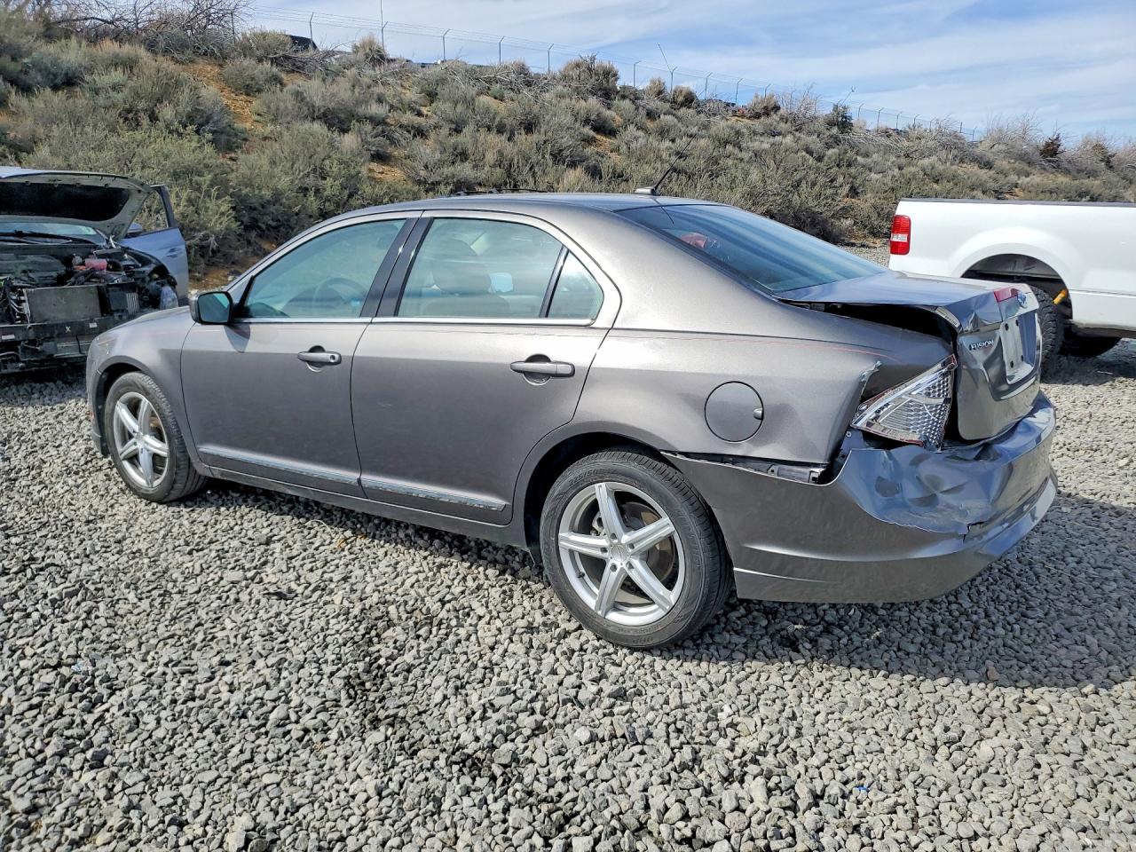 2010 FORD FUSION SE photo 2
