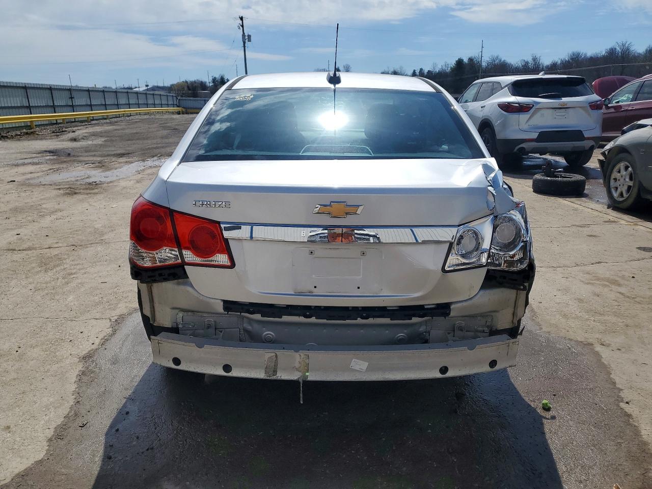 2016 CHEVROLET CRUZE LIMITED LS photo 11