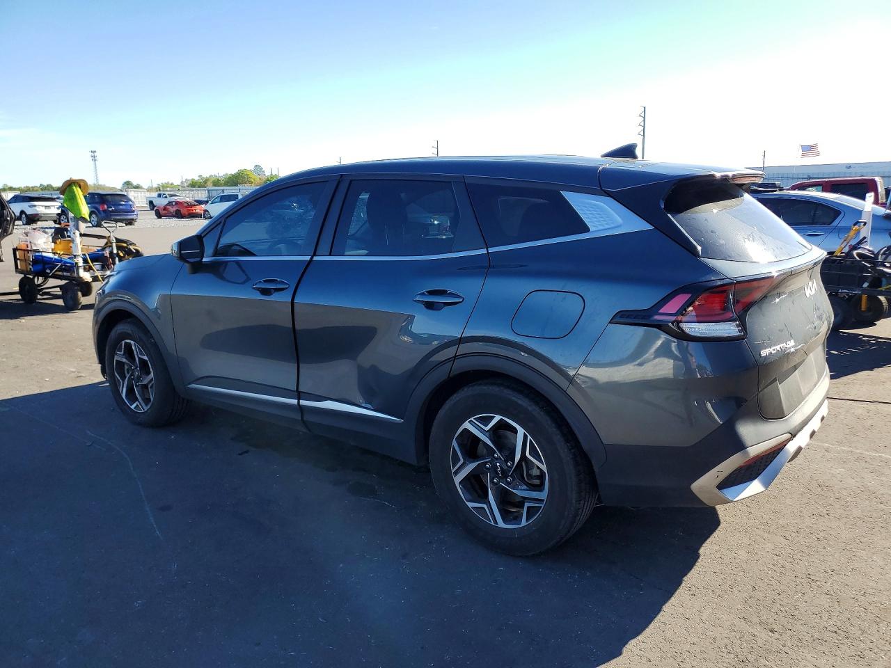2023 KIA SPORTAGE LX photo 2