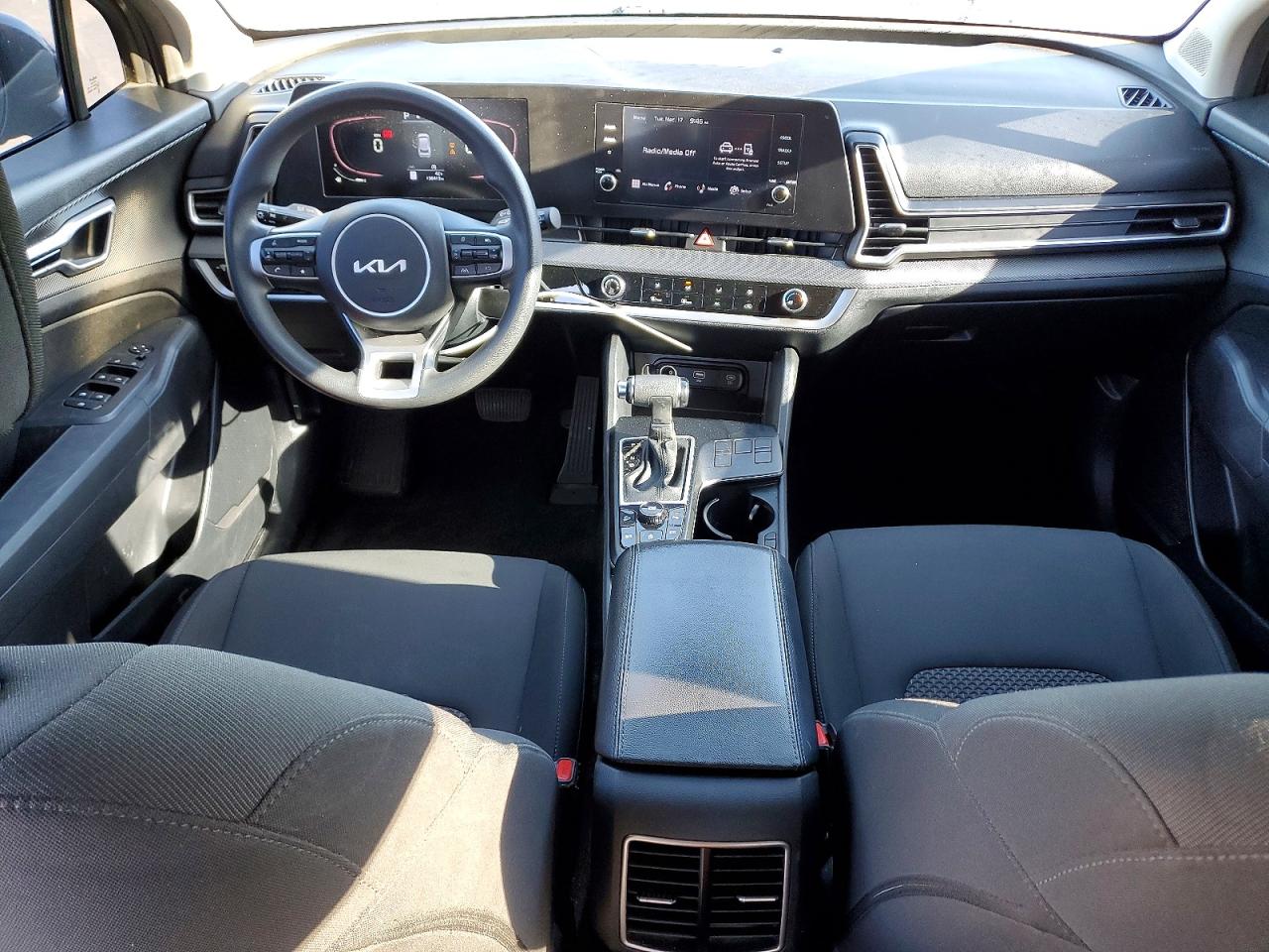 2023 KIA SPORTAGE LX photo 8