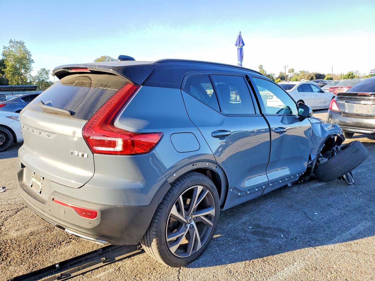 2020 VOLVO XC40 T5 R-DESIGN photo 7
