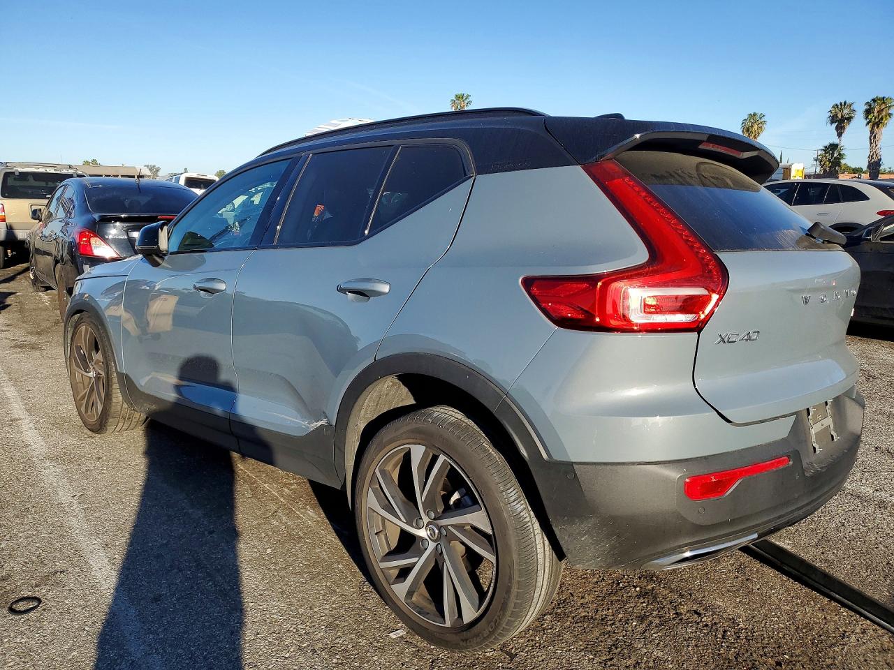 2020 VOLVO XC40 T5 R-DESIGN photo 4