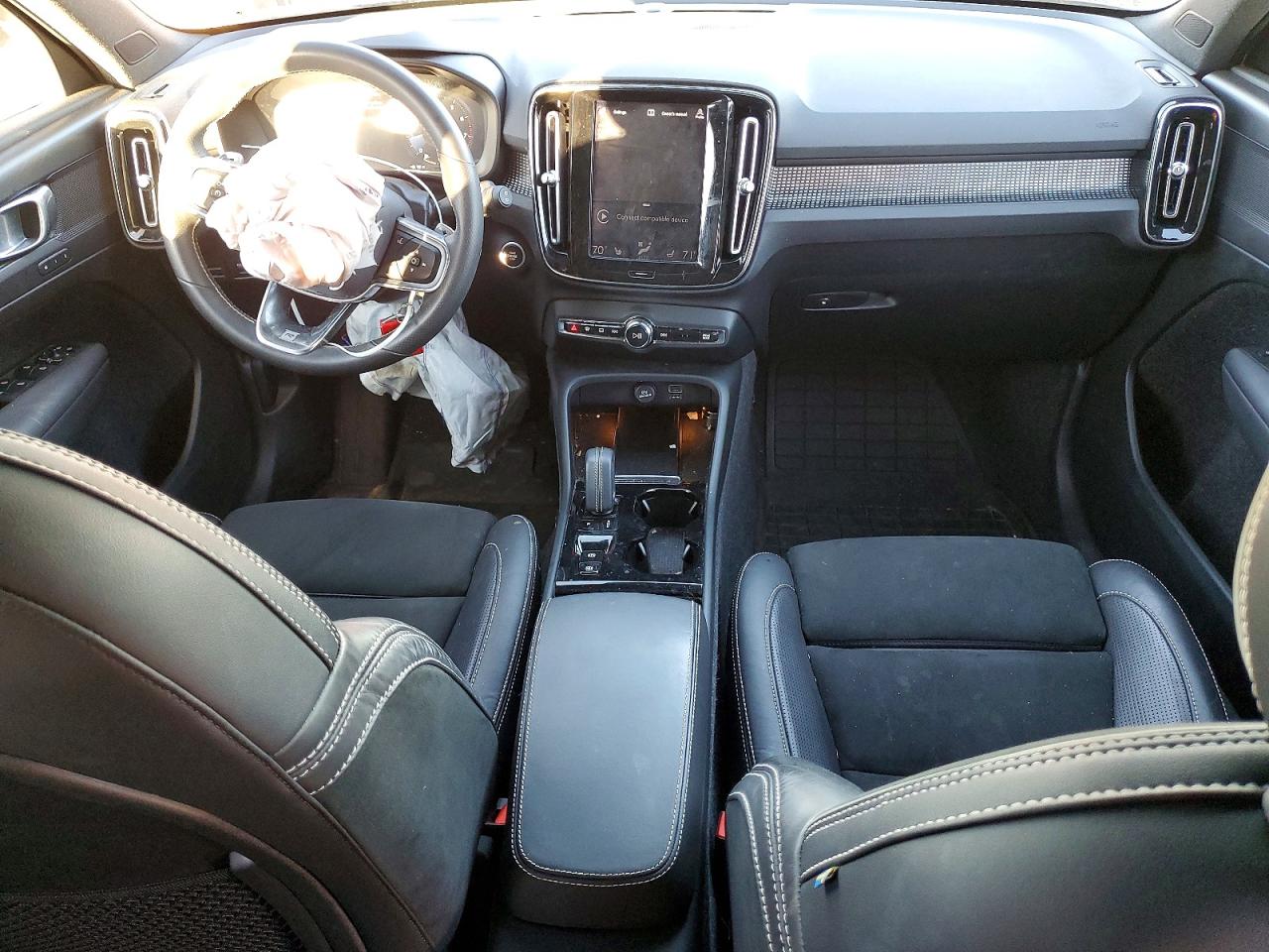 2020 VOLVO XC40 T5 R-DESIGN photo 22