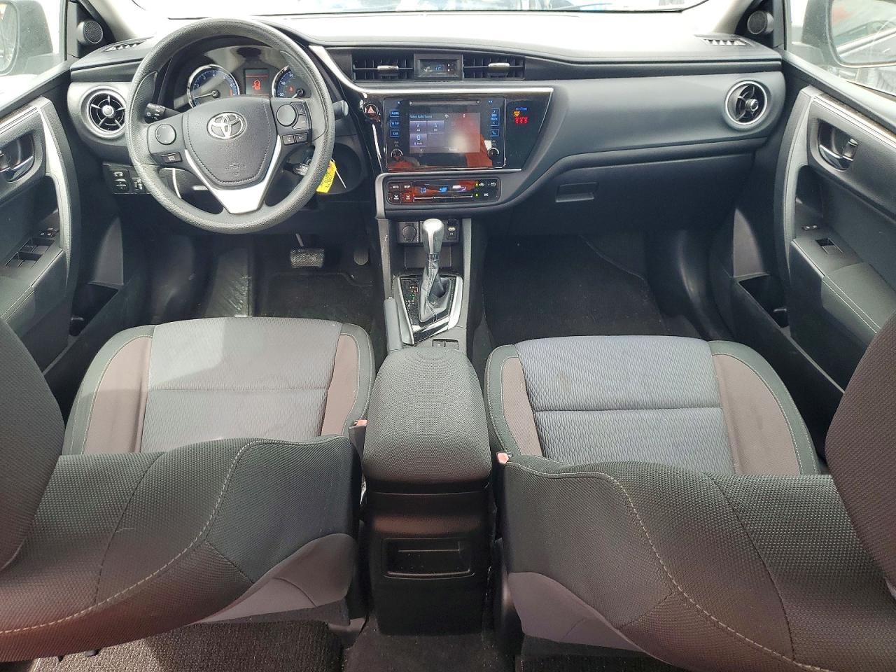 2018 TOYOTA COROLLA LE photo 22