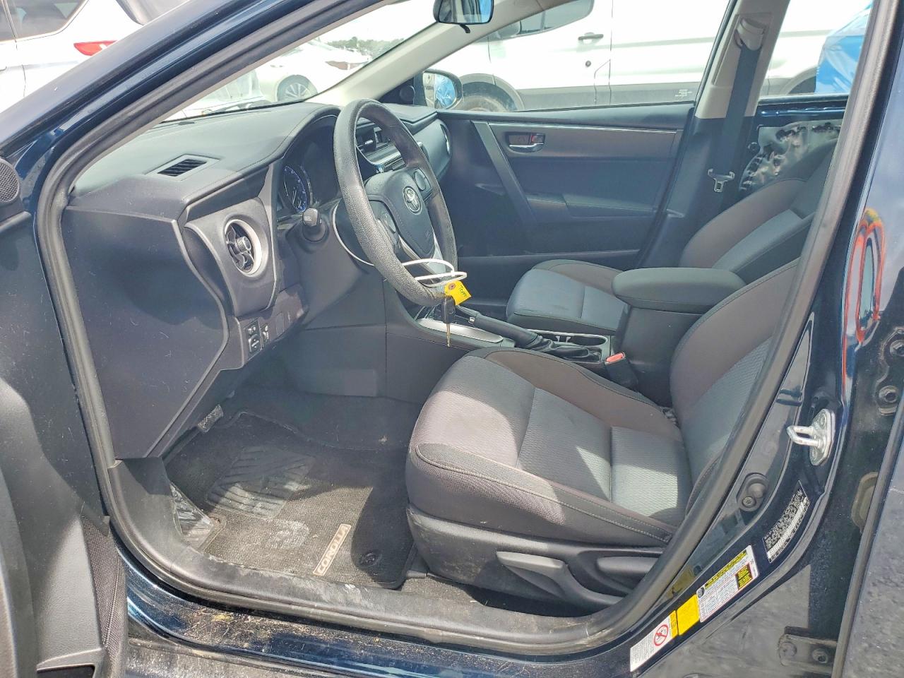 2018 TOYOTA COROLLA LE photo 19