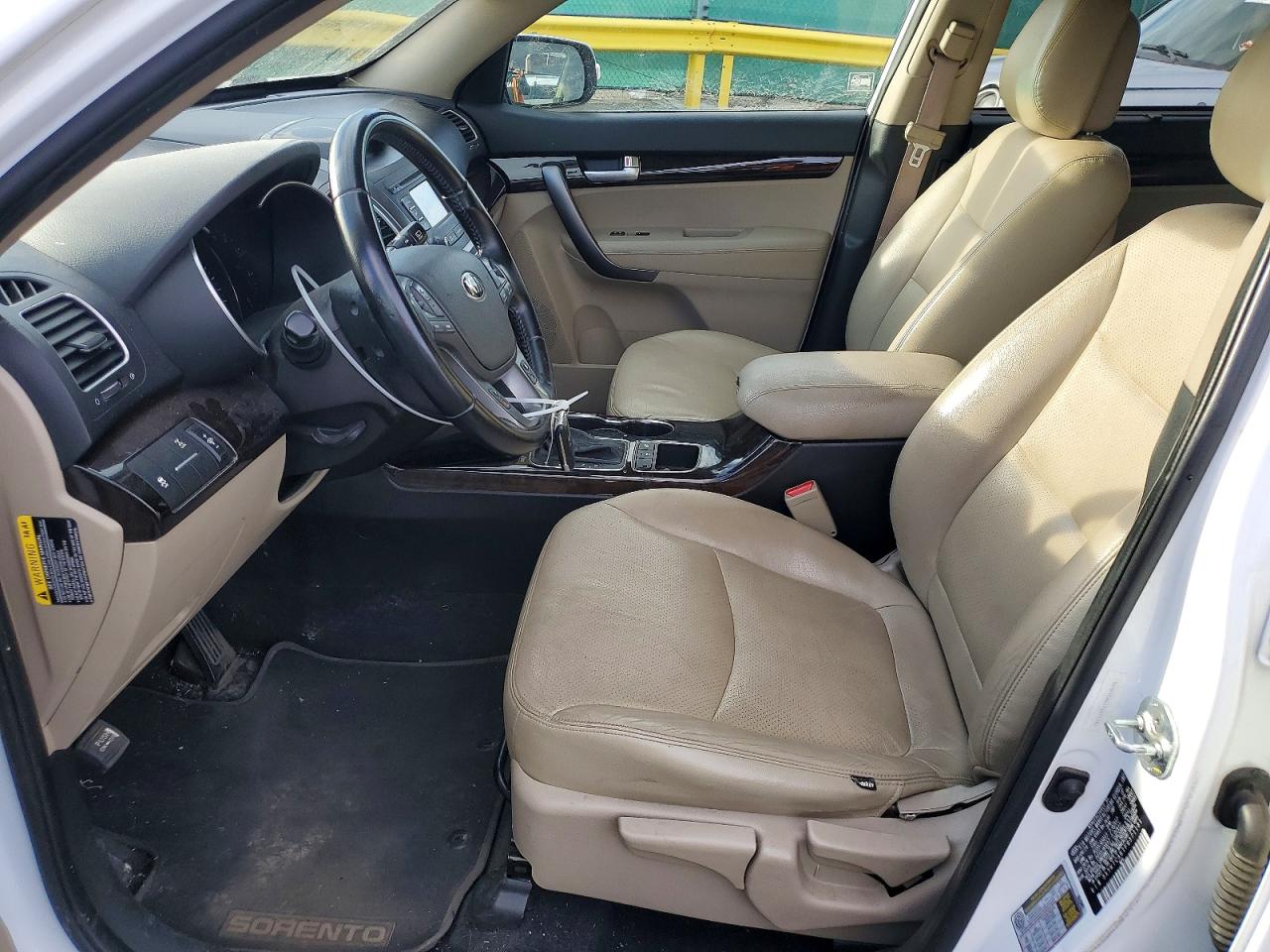 2015 KIA SORENTO LX photo 13