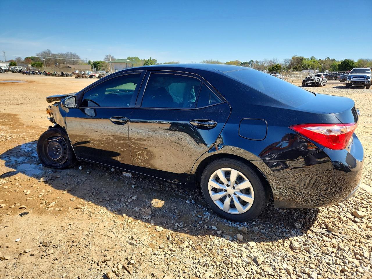 2017 TOYOTA COROLLA LE photo 3
