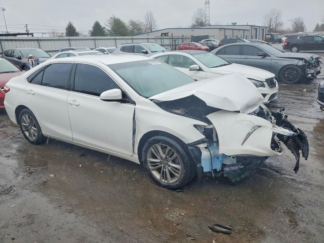 2015 TOYOTA CAMRY SE photo 10
