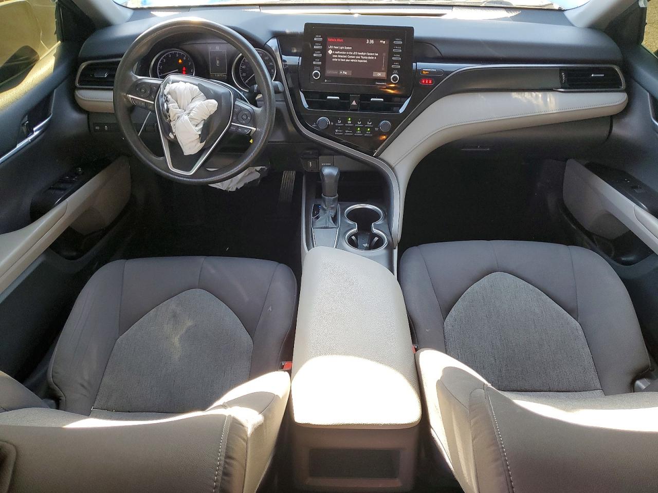 2021 TOYOTA CAMRY LE photo 8