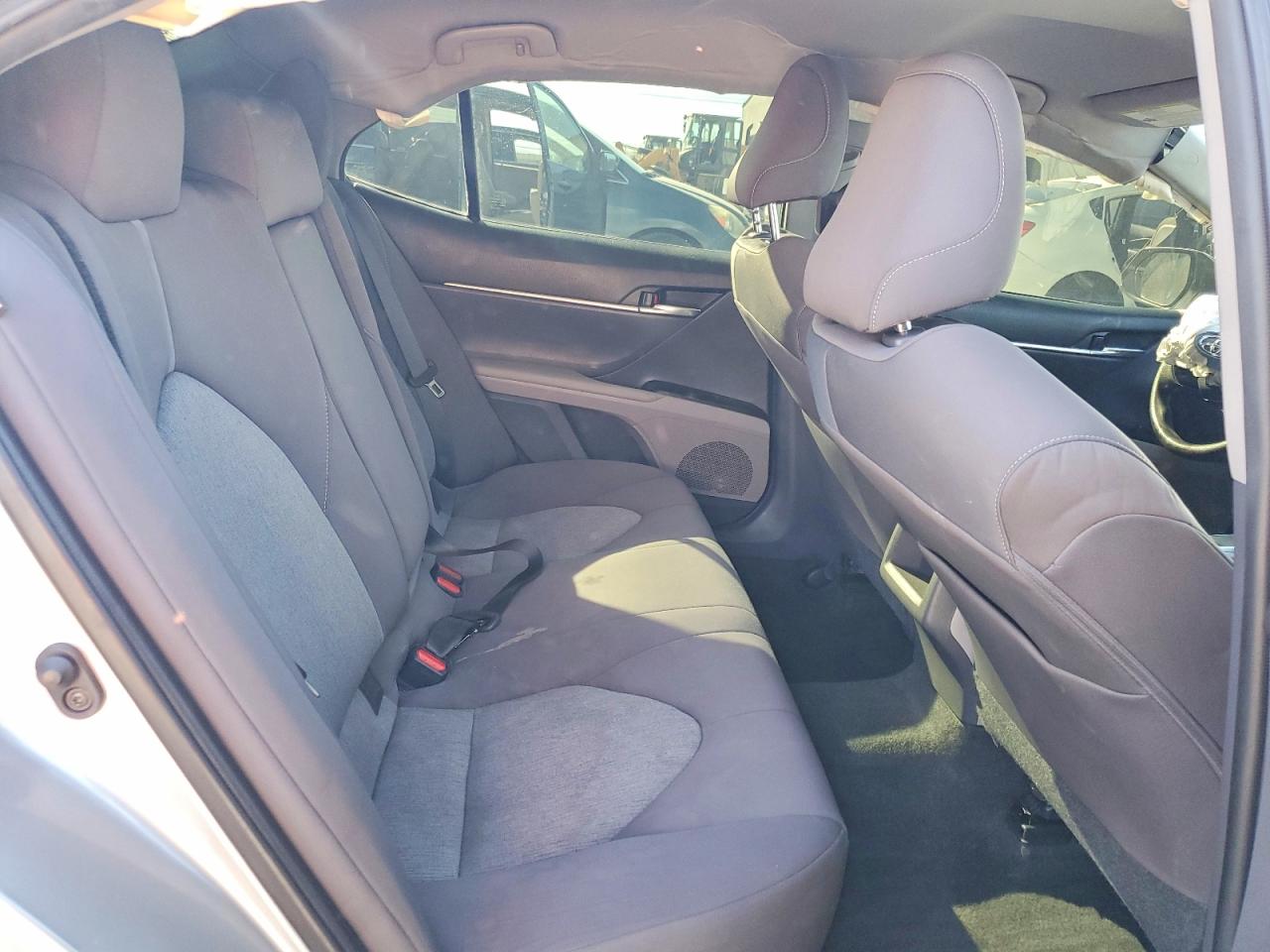2021 TOYOTA CAMRY LE photo 10
